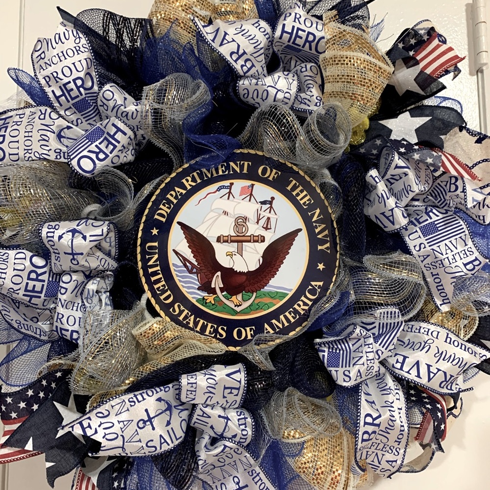Item04Lovely Wreath family is Navy Strong Wreath